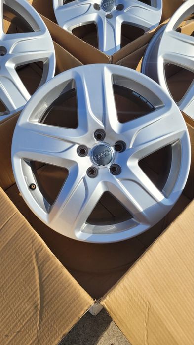 Audi 18” oryginalne super stan.