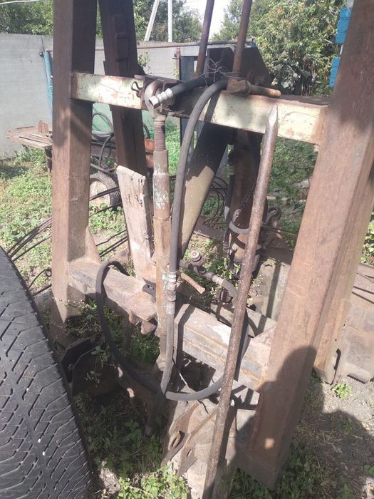 Навантажувач, погрузчик, навісне до трактора