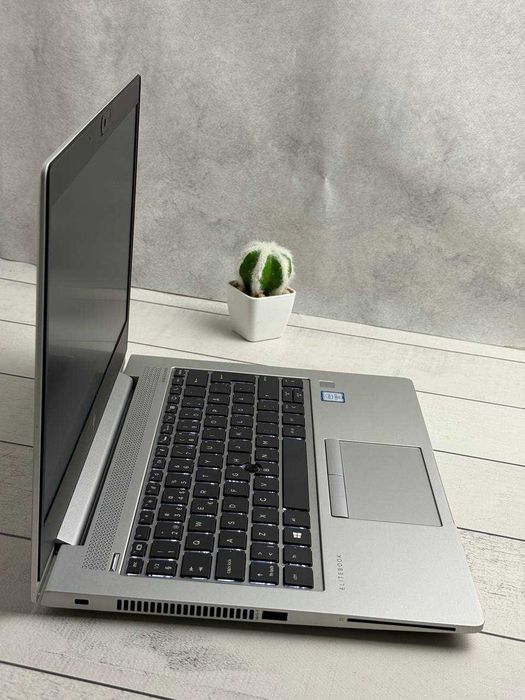 HP 830 G6 i5-8365U 8ram ssd 256 1920-1080 Full HD