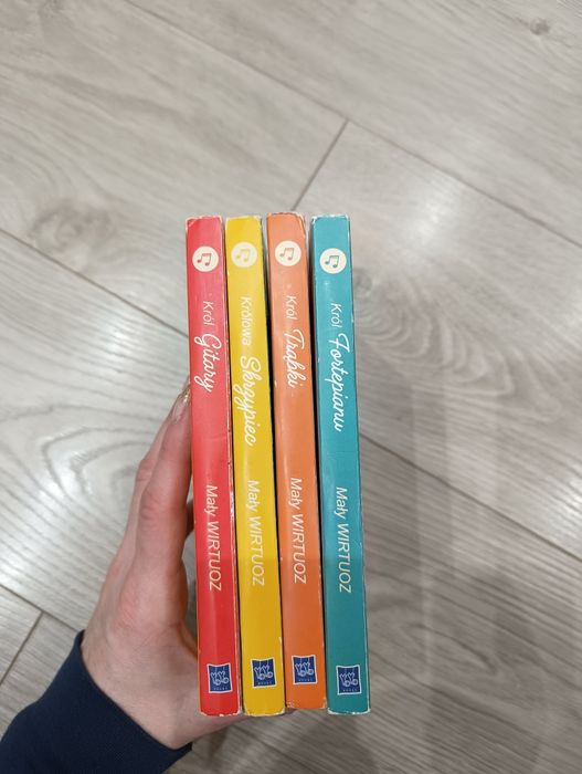 4 grające książeczki z serii Mały wirtuoz