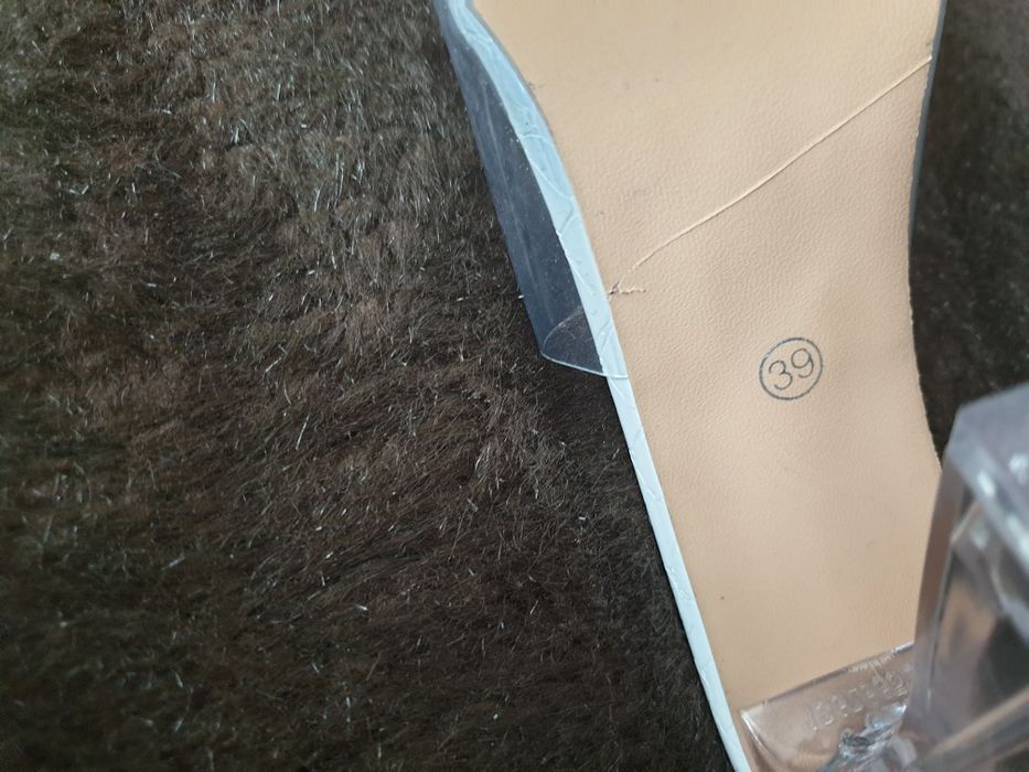 Buty damskie na obcasie