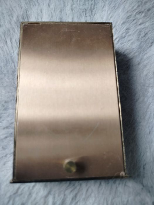 Zabytkowy zegar stołowy Benchmark Quartz