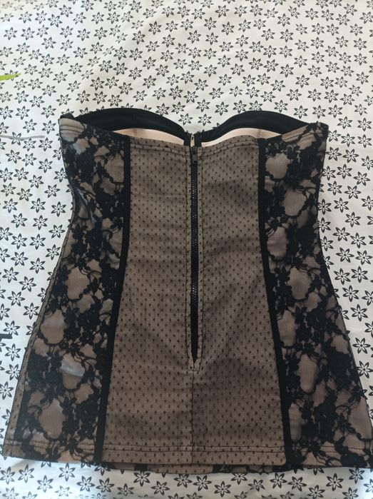 Gorset beżowo-czarny-koronkowy XL