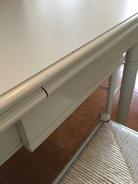 Mesa Extensível com 4 Cadeiras