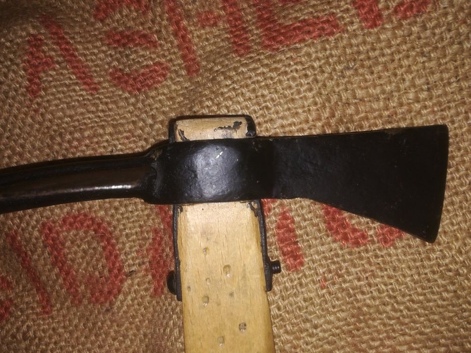 Toporek saperski "włoski" II RP, 1 i 2 wojna 1920 r saperka siekierka