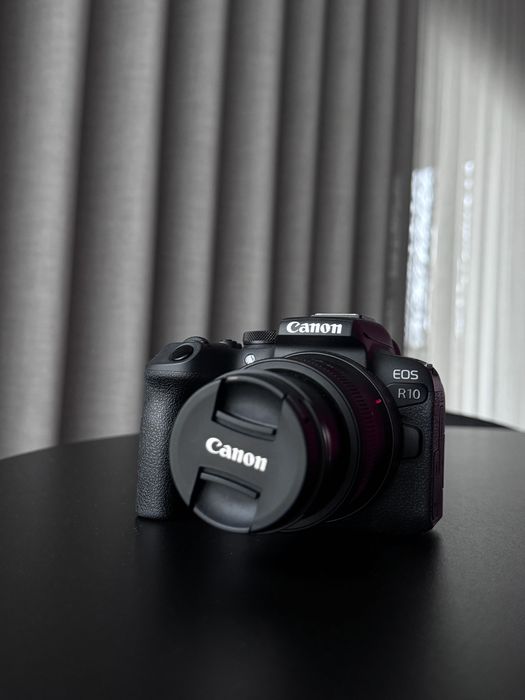 Aparat bezlusterkowy CANON EOS R10