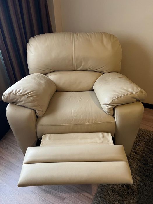 Conjunto de Sofás Chateau d’Ax em Pele – Excelente Estado