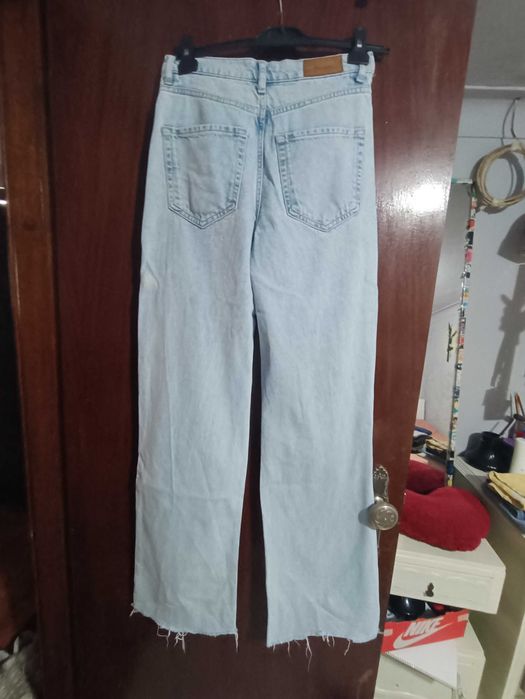 Calça de ganga larga clarinha