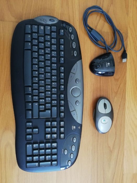 Teclado + Rato Logitech iTouch
