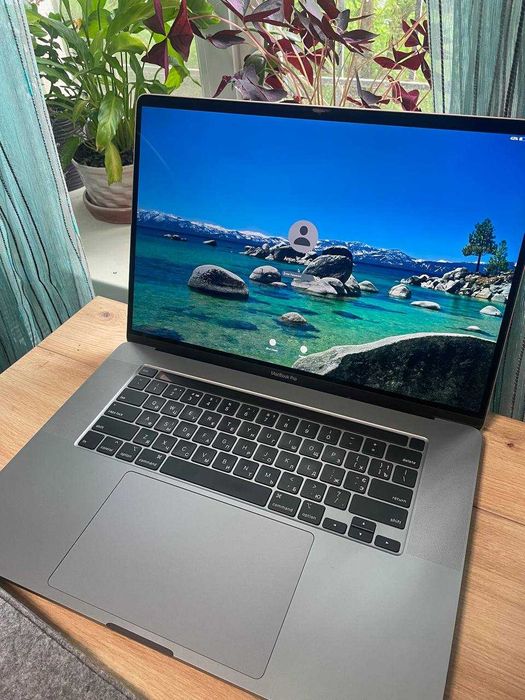 MacBook Pro 16" 2019 i9 / 32GB RAM / 512GB SSD / A2141 / Без MDM