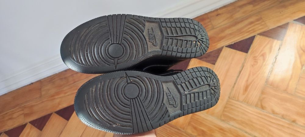 Nike Air Jordan mid all black