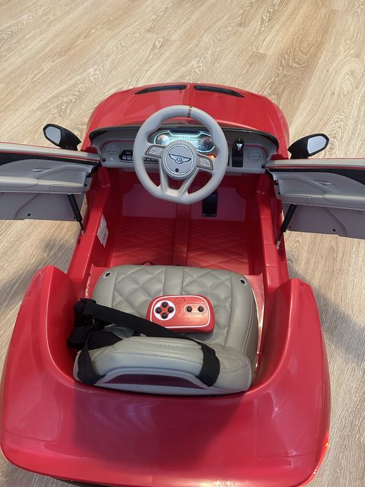 Електромобіль дитячий