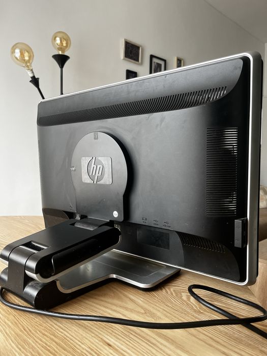 Monitor HP 1080p com base extendível