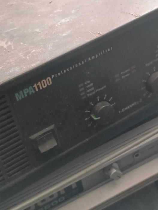 Sistema de som profissional Bose  com 2 subwoffers usado