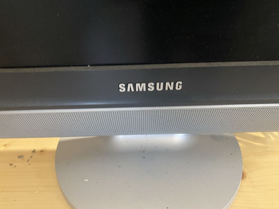 SALDOS monitor/ tv samsung a funcionar