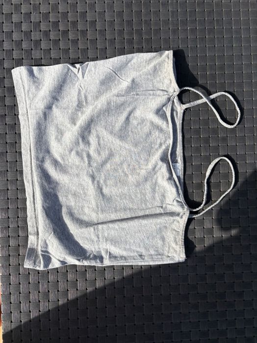 Camisolas básicas vendidas em pack
