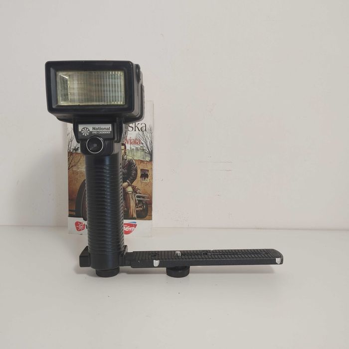 National PE-3066G – klasyczna lampa błyskowa vintage