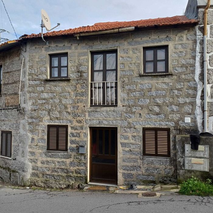 Casa T2 Renovada – Próxima do Centro da Cidade (5 minutos)