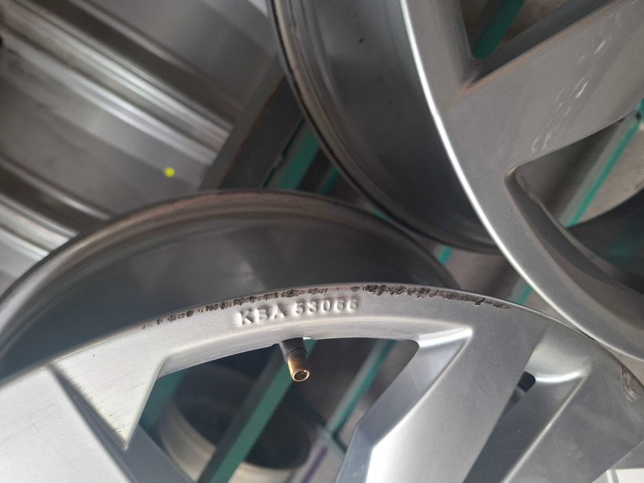 Оригінальні диски Фольцваген ID4 5/112 R19 8J ET45 11A.071.499