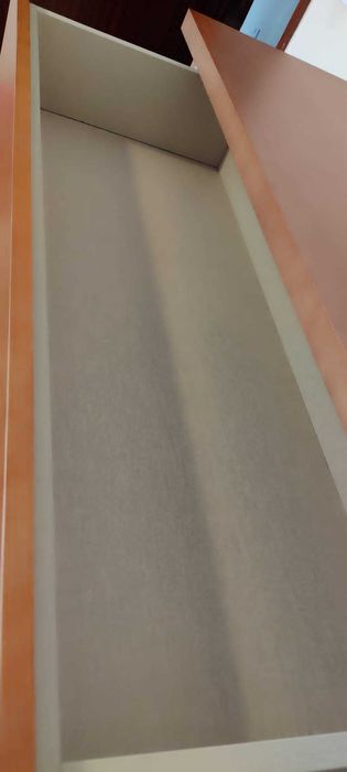 Cómoda em cerejeira 5 gavetas