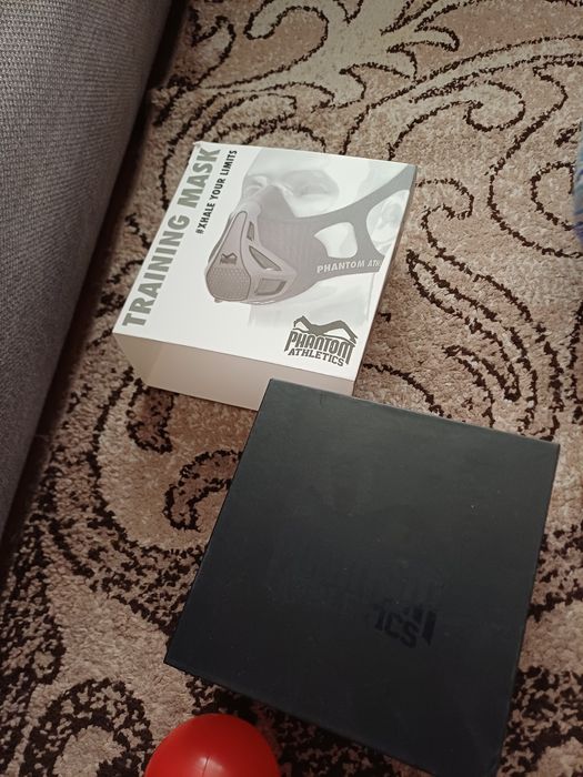 Маска для тренування дихання Phantom Training Mask Carbon