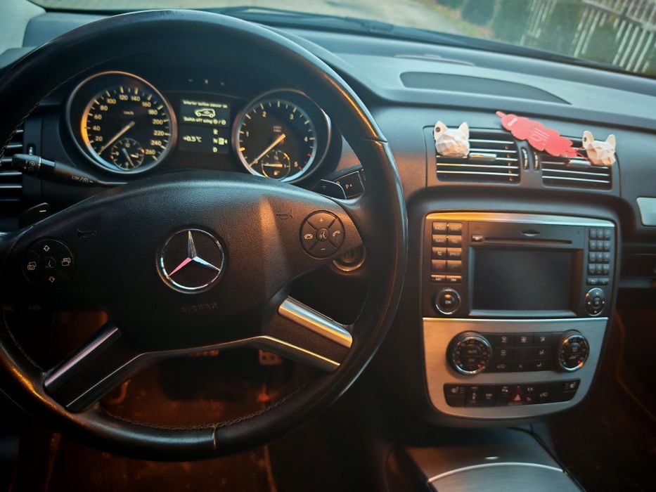 Sprzedam Mercedesa R Klasa 2011 poliftowy, 7 osobowy