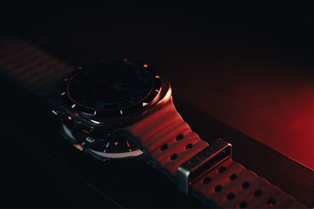 Samsung Galaxy Watch Ultra — zadbany komplet + 3 paski + 3 szkła