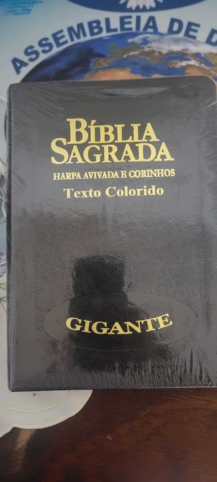 Biblias com Harpa e corinhos