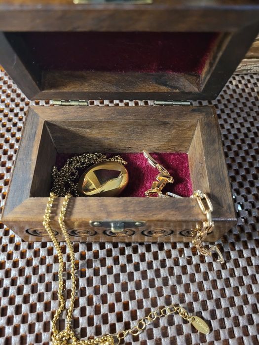 Шкатулочка для прикрас