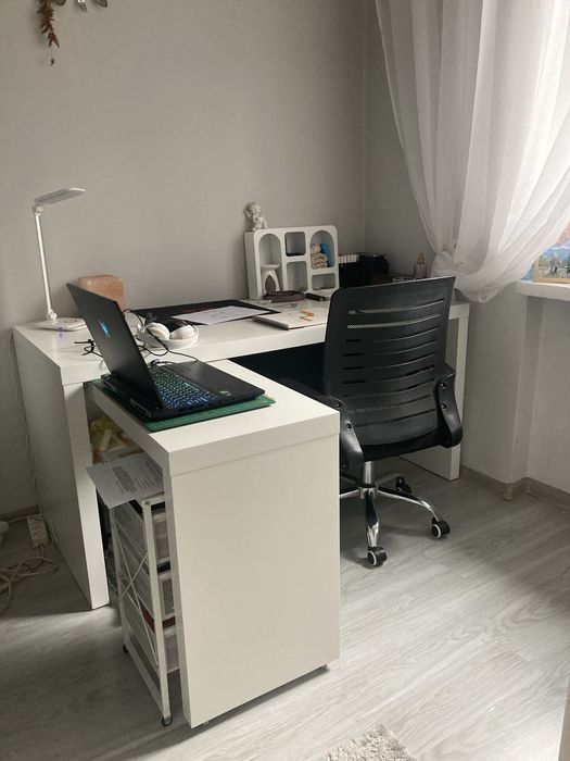 Biurko dwuczęściowe