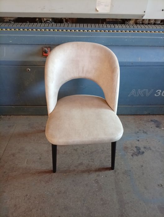 Krzesła tapicerowane 4 sztuki