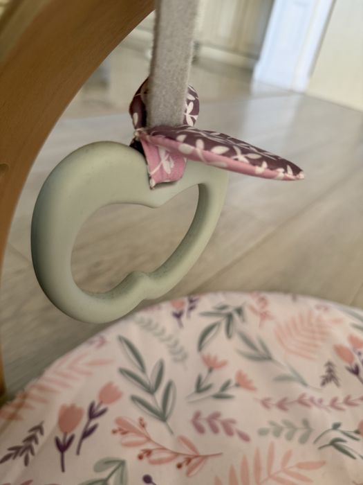 Розвиваючий килимок Ingenuity "Cozy Spot – Calla" у чудовому стані