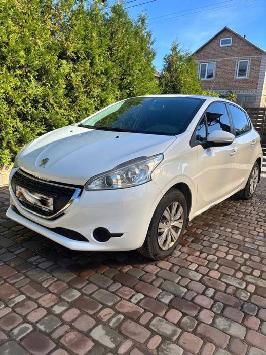 Машина Peugeot 208/пежо 208/2014рік
