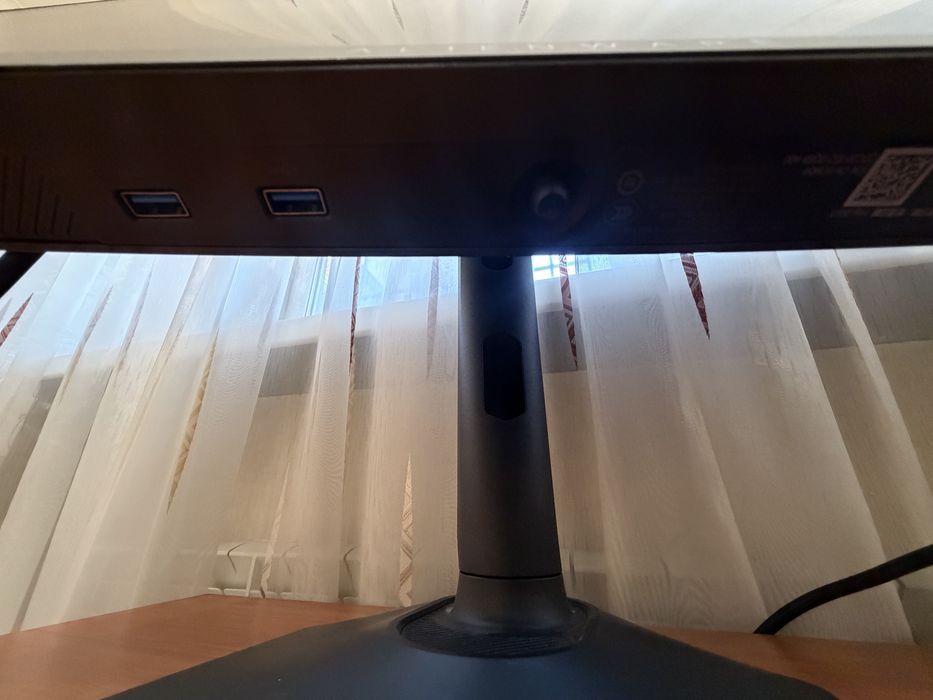 Монитор Dell Alienware 27“