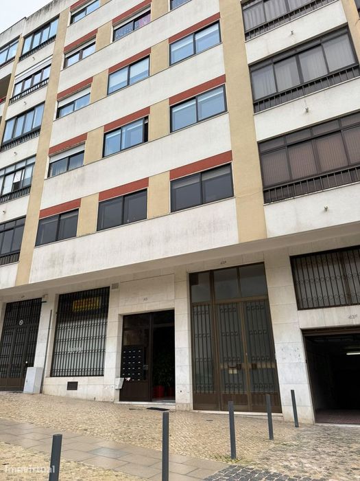 T2 com Terraço Grande, Garagem e Elevador