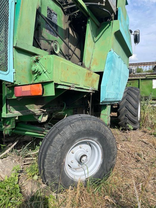 Продам комбайн кзс-3