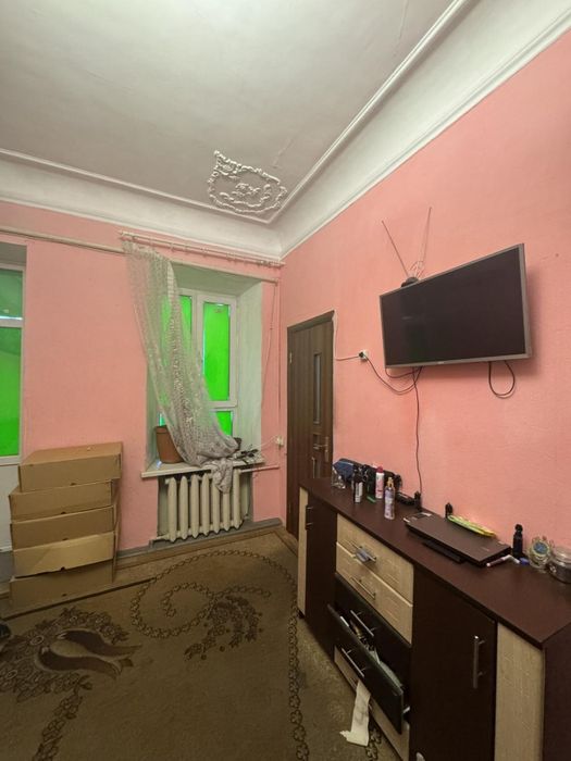 Продам 2-кімнатну квартиру на вул. Водопровідний (3-175-991)