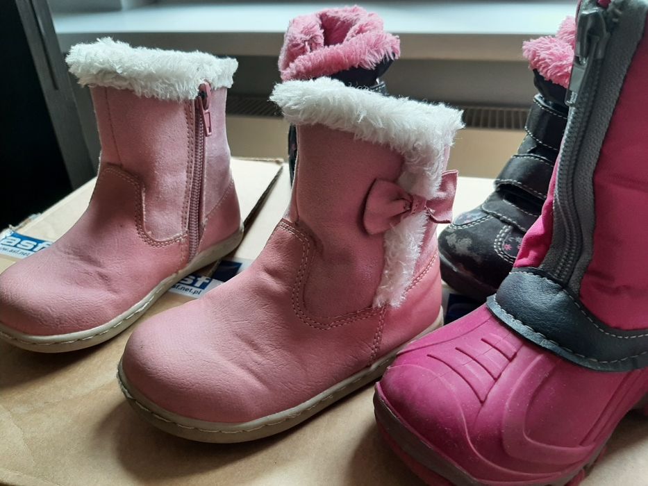 Buty zimowe,kozaki,śniegowce dla dziewczynki.Rozm.23,24,25.