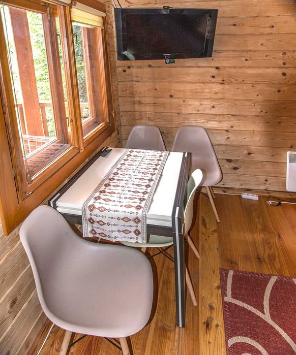 Продаж комплексу котеджів у центрі Східниці