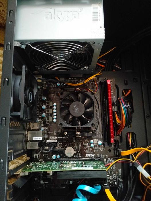 Płyta główna MSI 320 PRO-vd/s AM4 Procesor AMD A8-9600 Radeon 7 Zasila