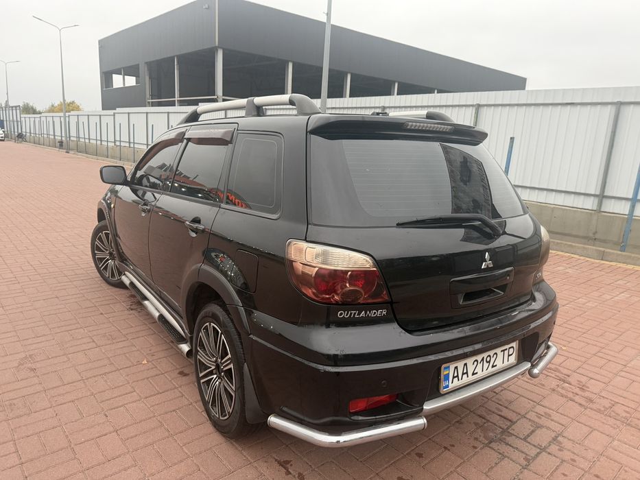 Продам гарний автомобіль Мітсубіши Аутлендер  Mitsubishi Outlander 2,4 газ Автомат