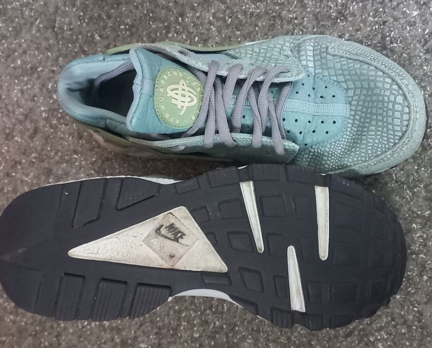 Жіночі кросівки Nike Air Huarache розмір 39