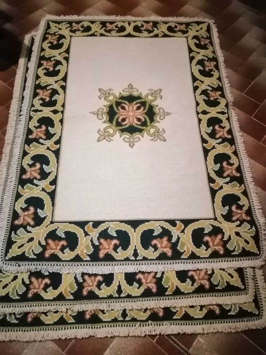 Tapetes em Arraiolos Artesanais