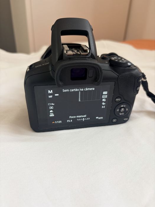 Canon eosR100