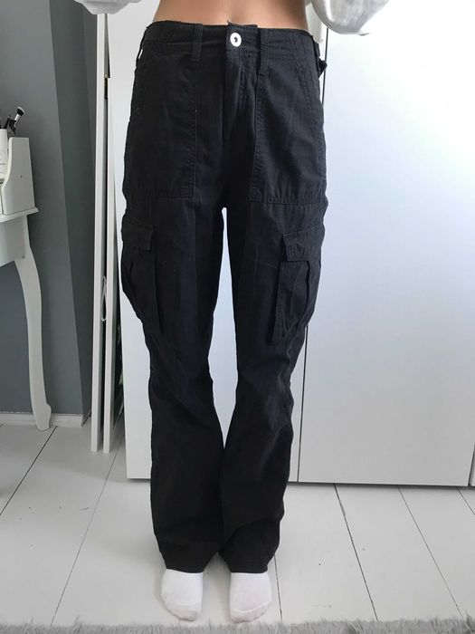Bershka Spodnie cargo 32