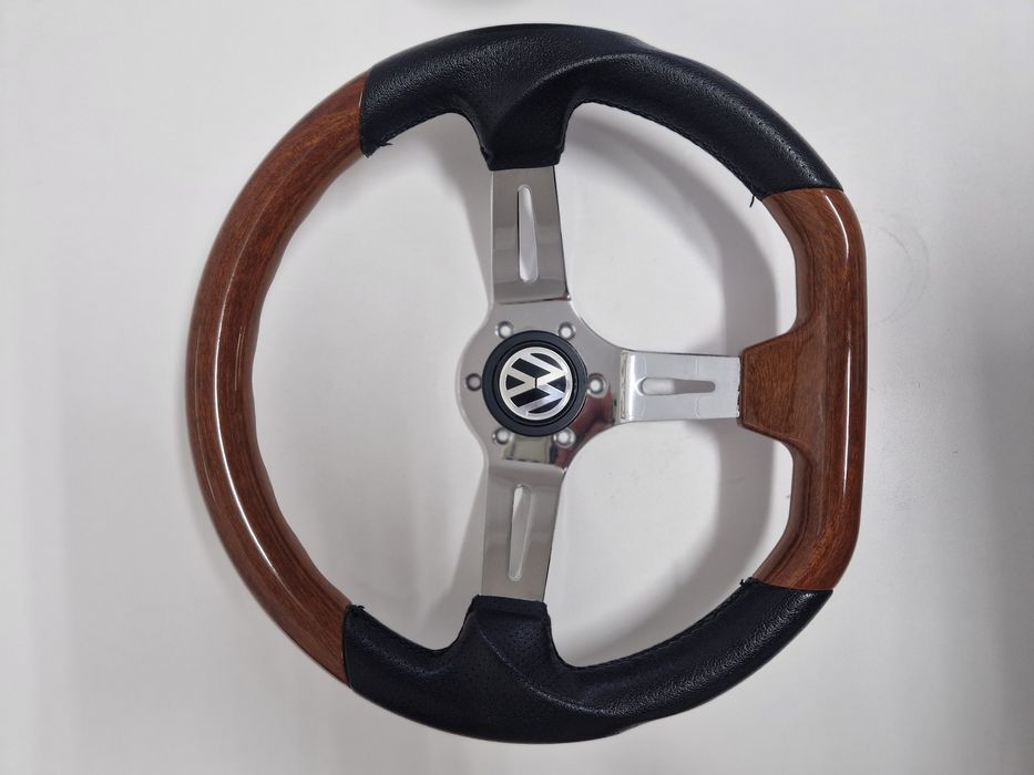 Volante couro e madeira