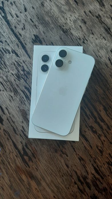 iPhone 16 impecável