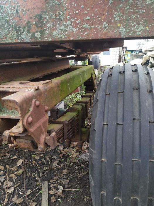 Тракторний причіп під пасіку