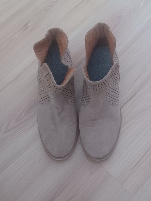 Botki ażurowe kremowe