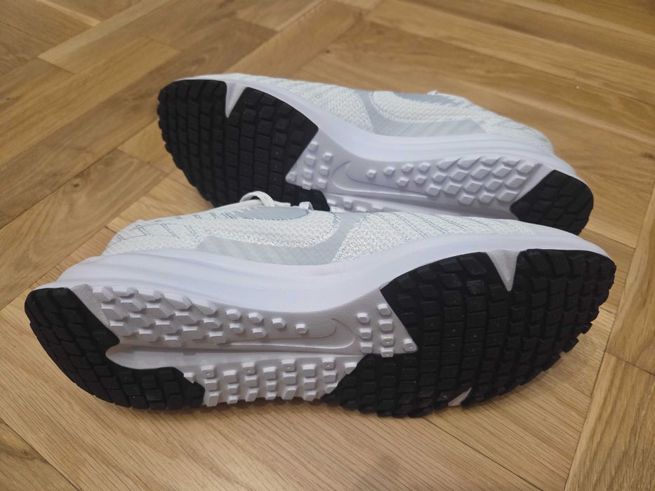 Buty NIKE run defy